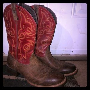 Women’s Ariat cowboy boots